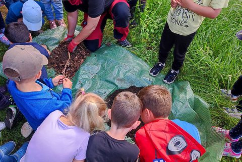 Bildungsangebot "Im Garten geht´s rund" – Auf der Spur der Garten-Müllabfuhr.