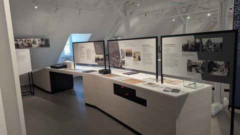 Anfang 2025 konnte die Gedenkstätte mit dem Museum für Zeitgeschichte wieder eröffnet werden.