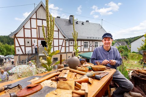 Tag der Historie Schrabben Hof Kirchhundem Löffelschnitzen