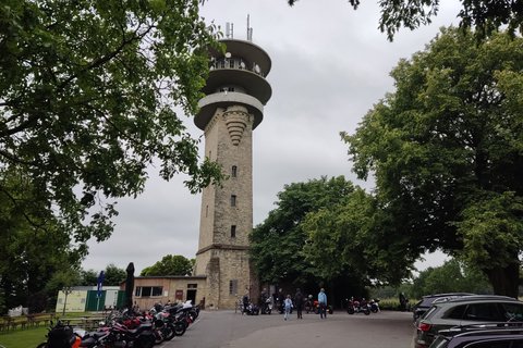 Longinusturm in Nottuln mit Parkplatz von Norden