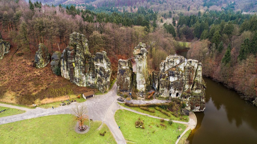 Die Externsteine in Horn-Bad Meinberg Die Externsteine in Horn-Bad Meinberg