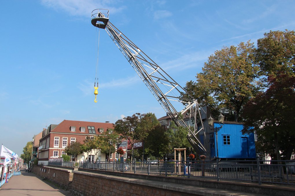Historischer Dampfkran in Duisburg